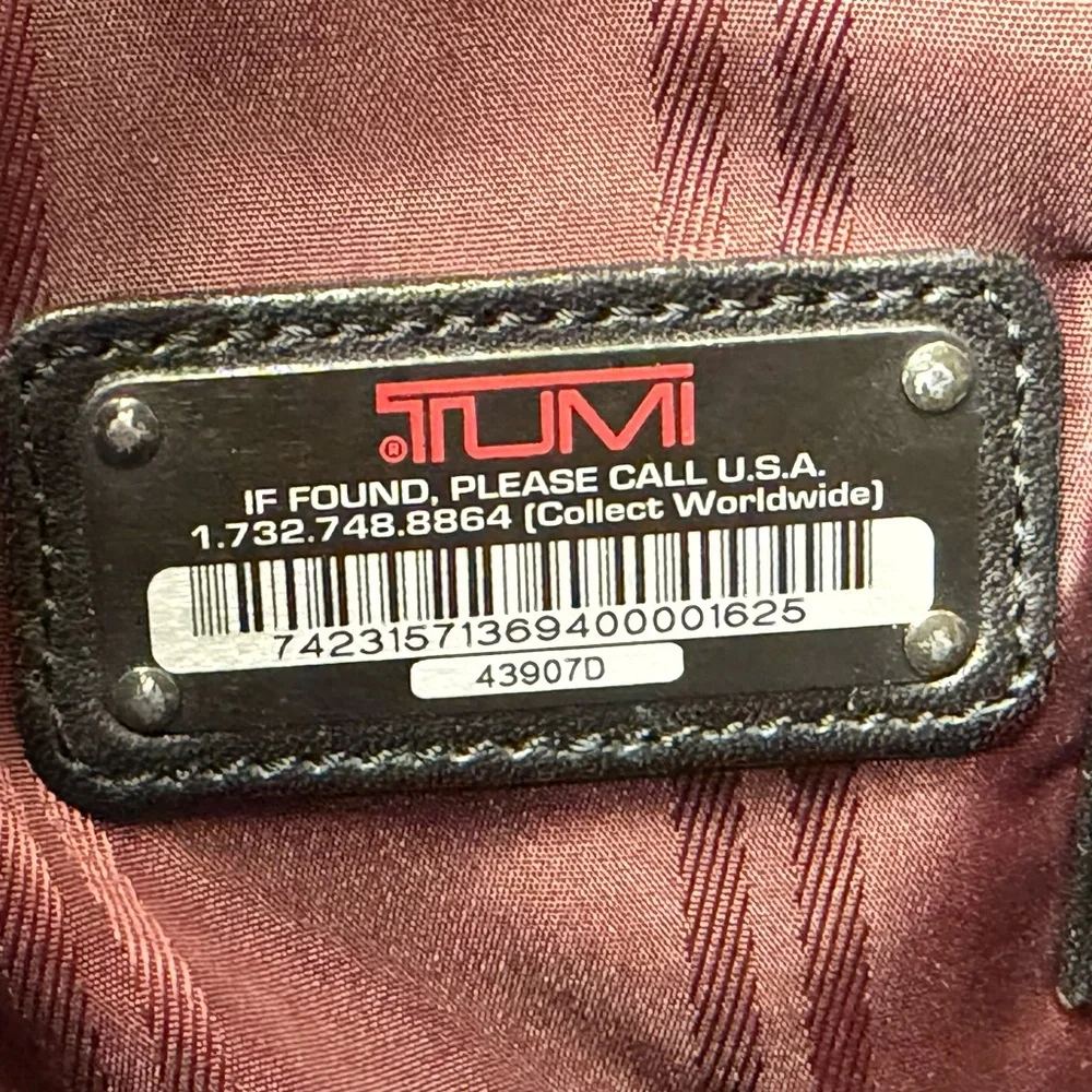Tumi Black Leather Laptop Messenger Bag Silver Accent 43907D Vintage Business